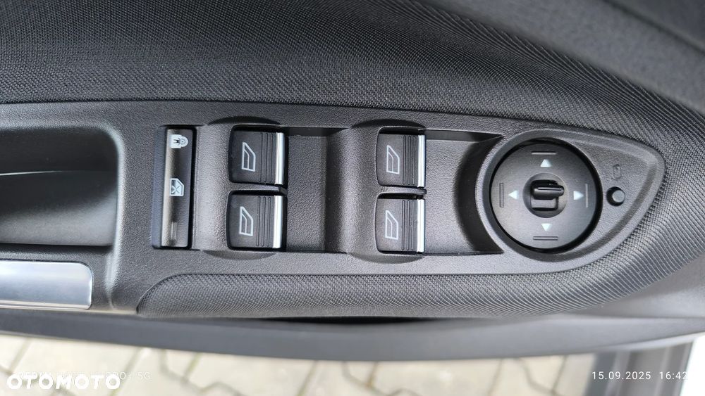 Ford C-MAX 1.6 Titanium - 28