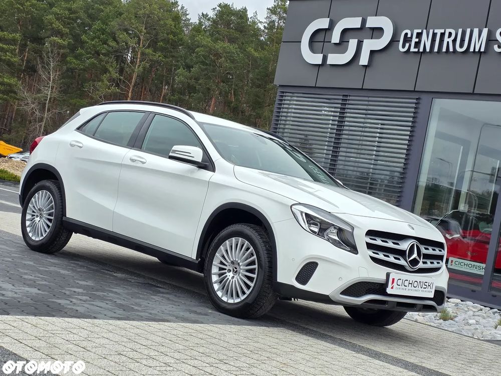 Mercedes-Benz GLA 180 7G-DCT Style - 32