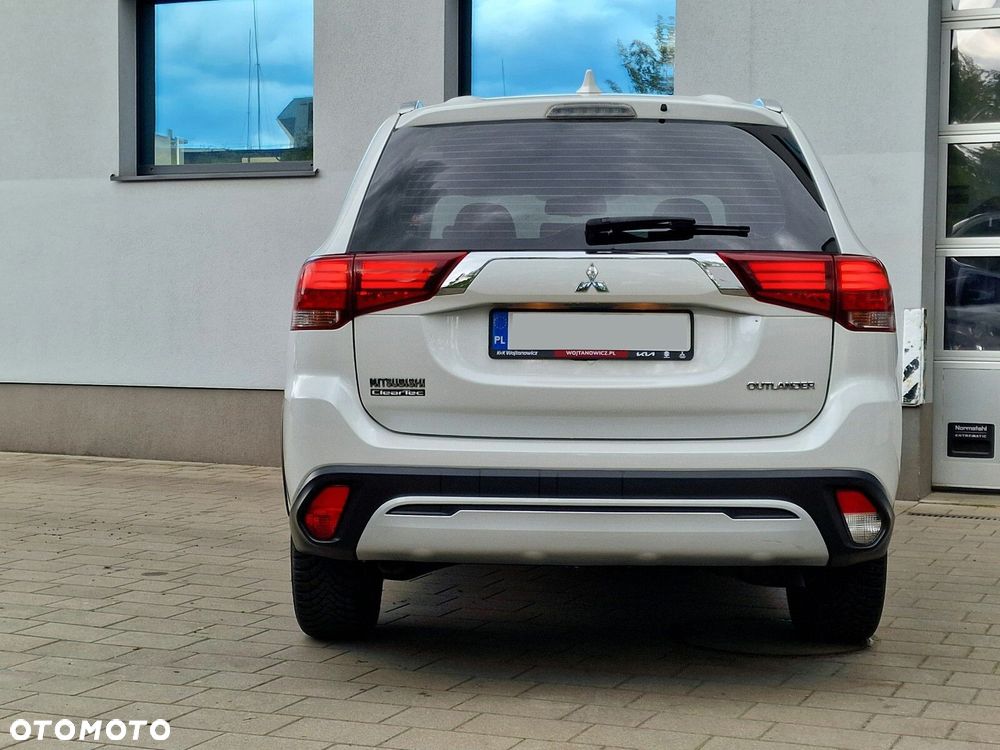 Mitsubishi Outlander 2.0 Invite + 2WD - 8