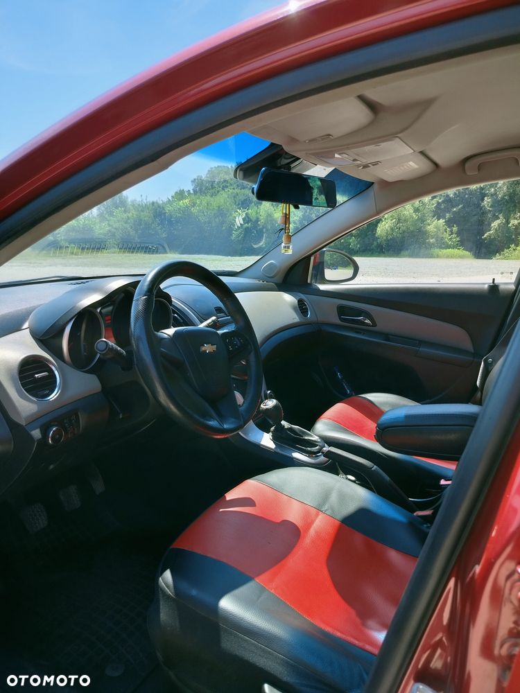 Chevrolet Cruze - 8