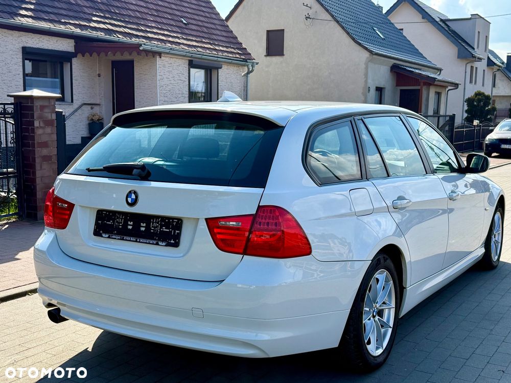 BMW Seria 3 320d xDrive DPF - 10