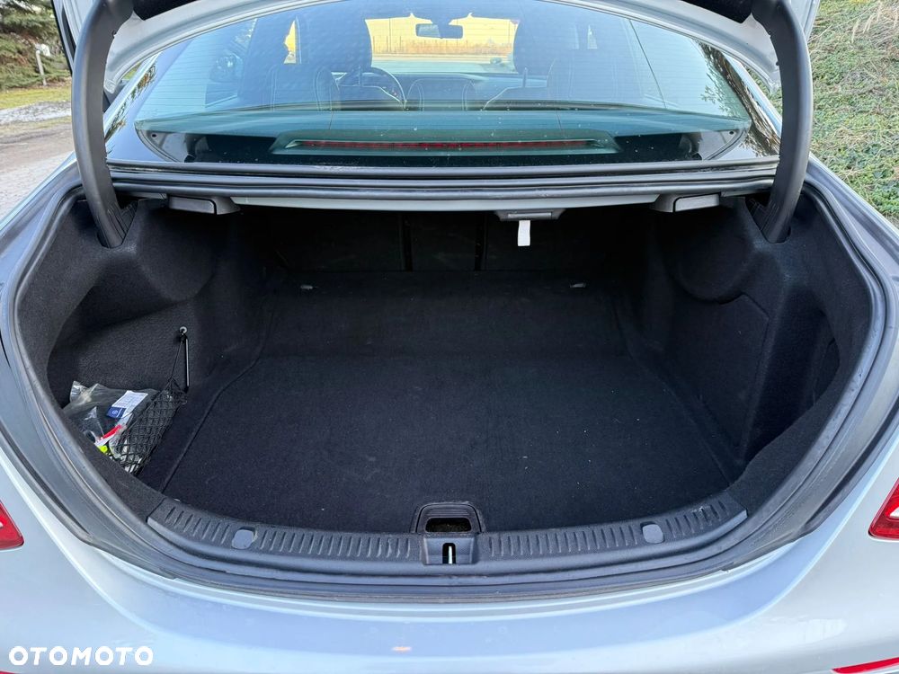 Mercedes-Benz Klasa E 200 d 9G-TRONIC - 14