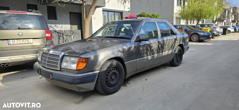 Mercedes-Benz W124 - 1