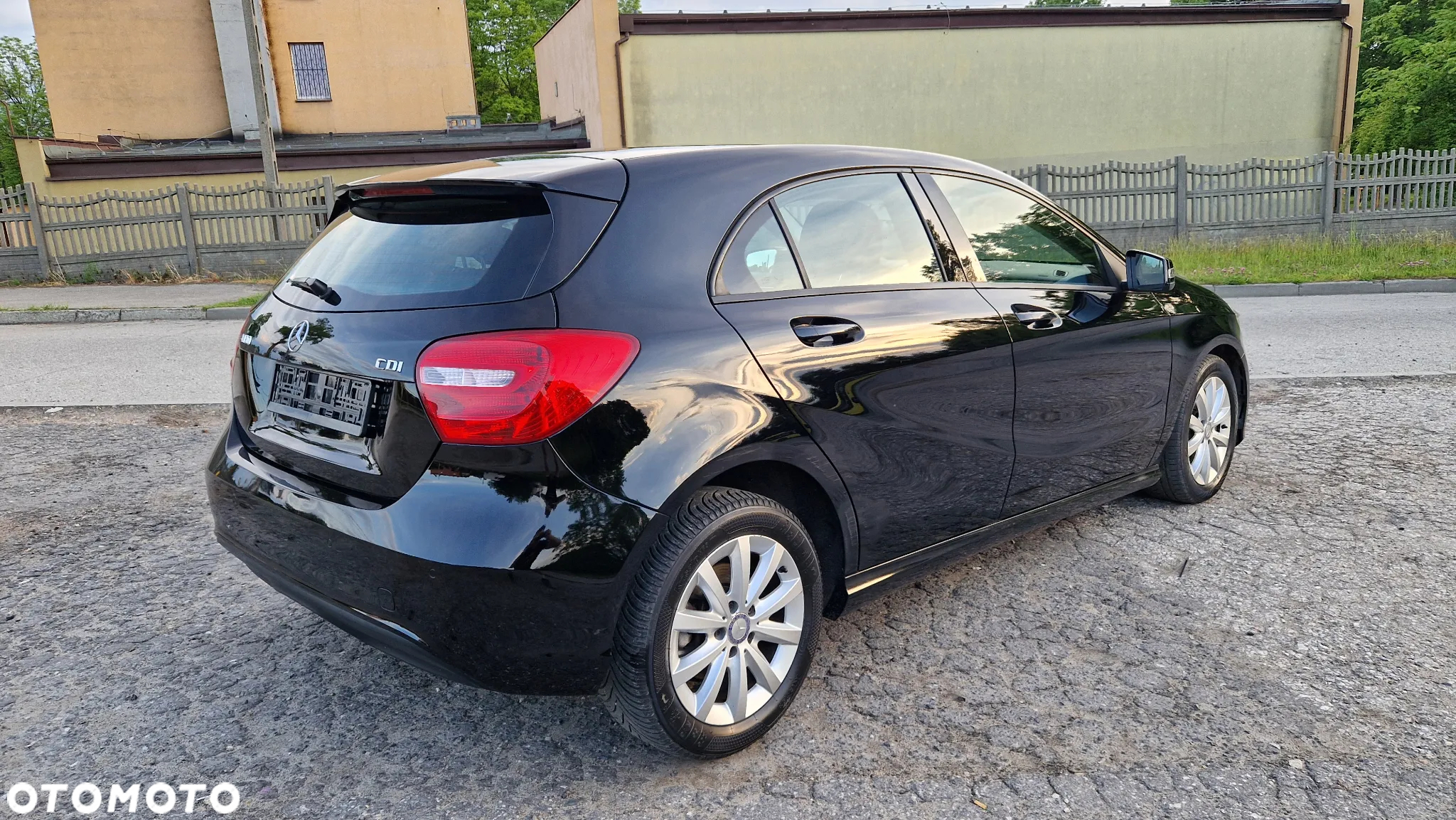 Mercedes-Benz Klasa A 180 CDI (BlueEFFICIENCY) 7G-DCT - 4