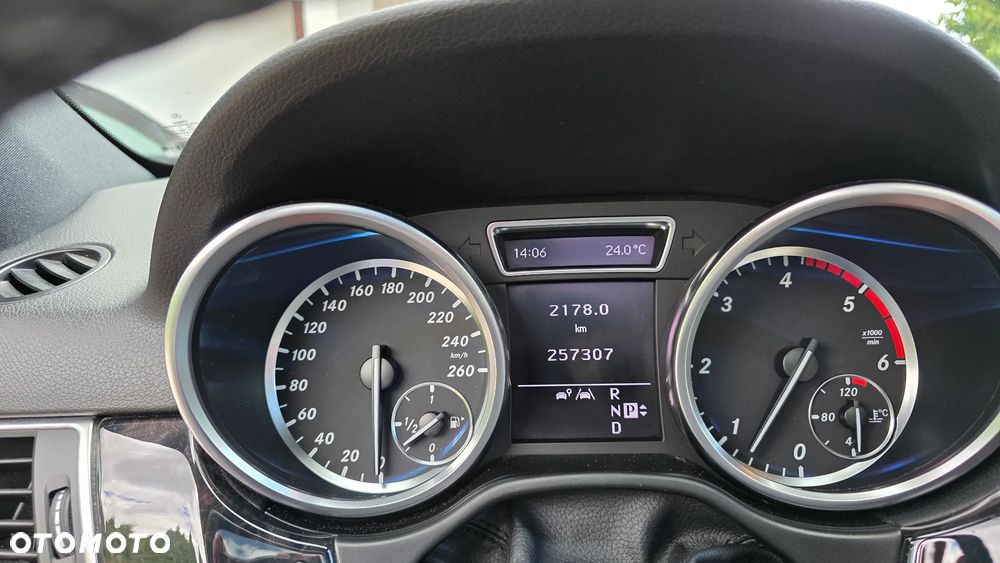 Mercedes-Benz ML - 14