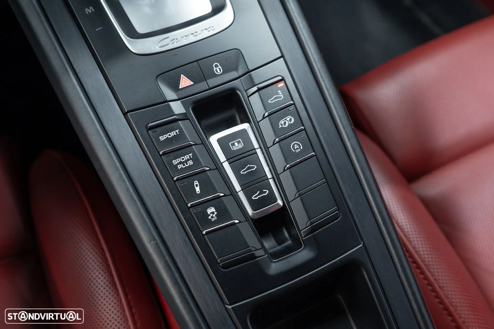 Porsche 911 (991) Carrera 4 GTS PDK - 45