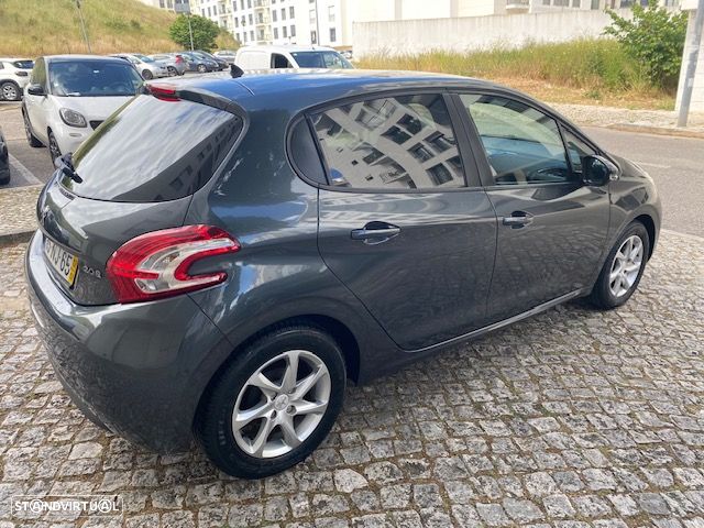 Peugeot 208 1.2 VTi SE Style - 9