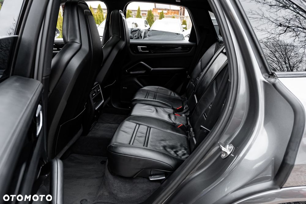 Porsche Cayenne S E-Hybrid - 21