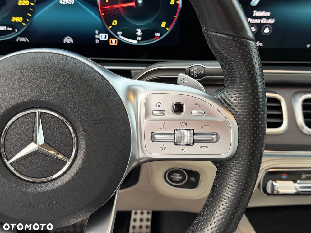 Mercedes-Benz GLS - 25