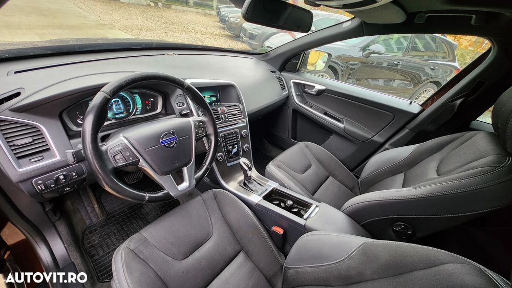 Volvo XC 60 D5 AWD Geartronic Momentum - 3