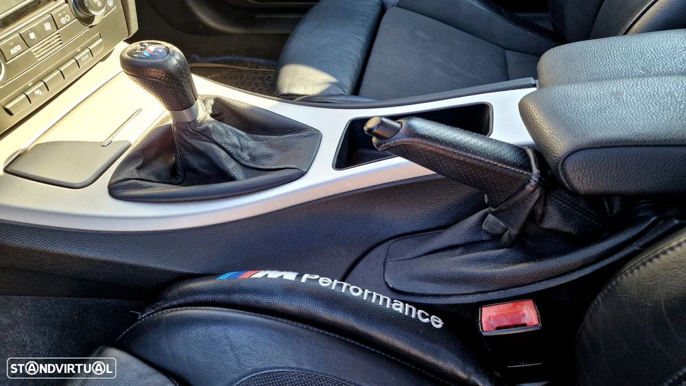 BMW 320 d Coupe Active - 12