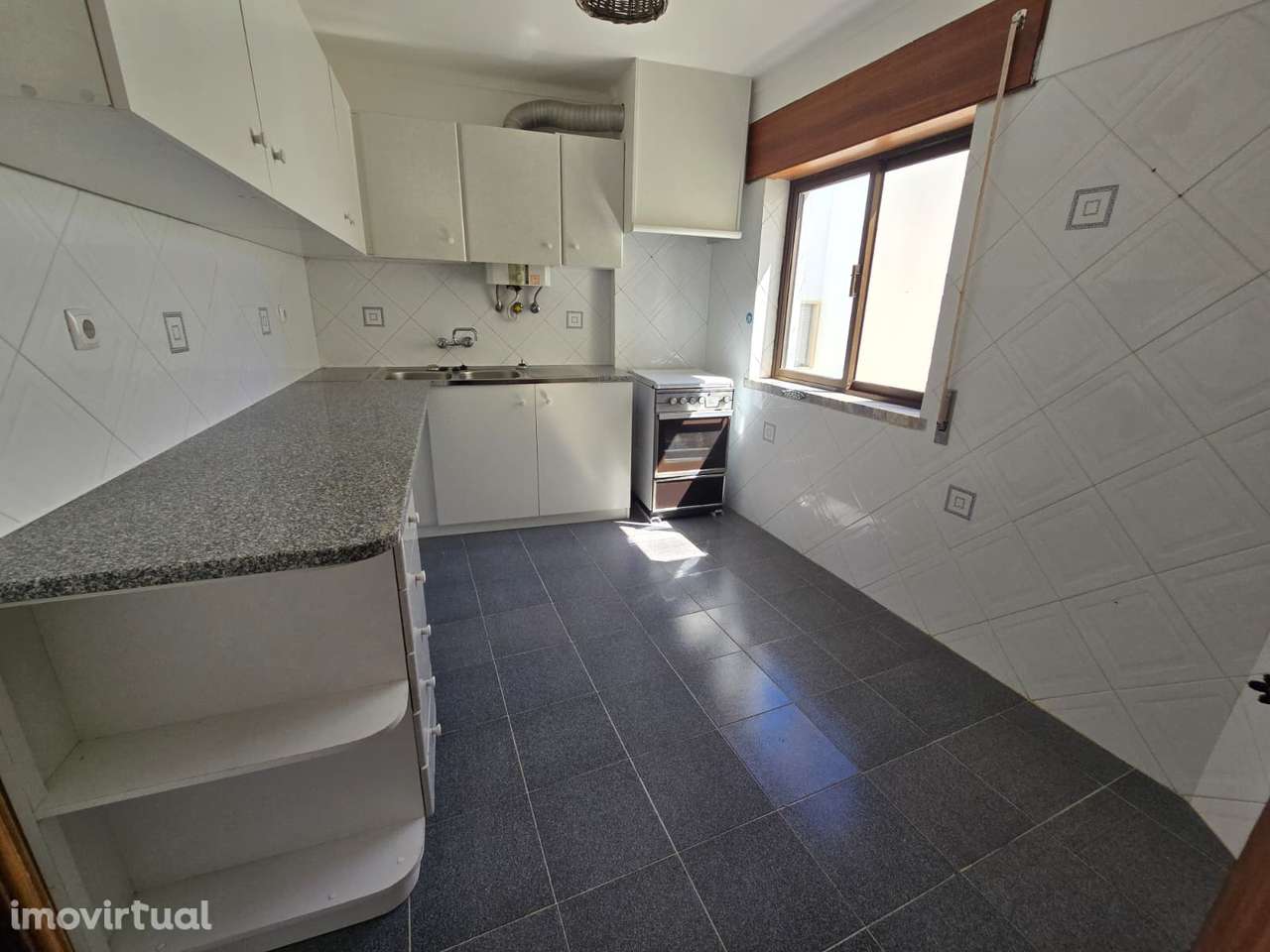 T-1 em São Bernardino, Peniche - Grande imagem: 4/13