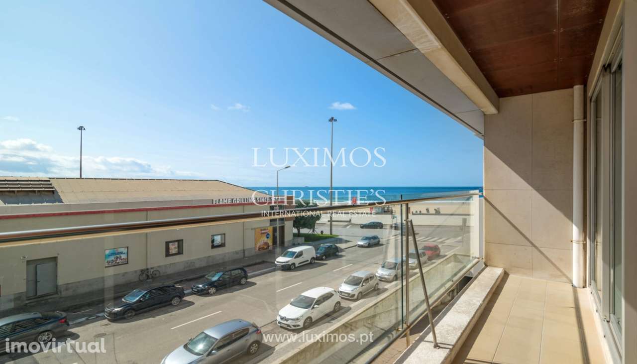 Apartamento em 1.ª linha de mar, para arrendamento, em Matosinhos Sul - Grande imagem: 2/14