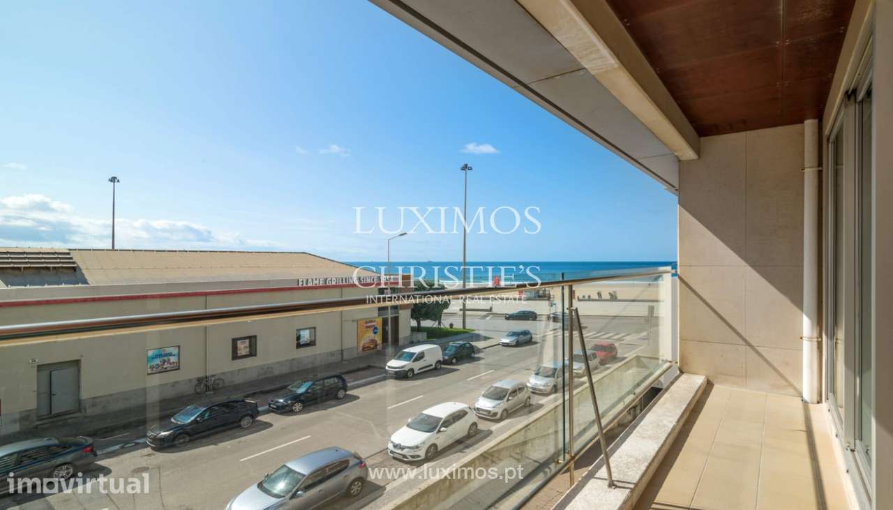 Apartamento em 1.ª linha de mar, para arrendamento, em Matosinhos Sul - Grande imagem: 2/14
