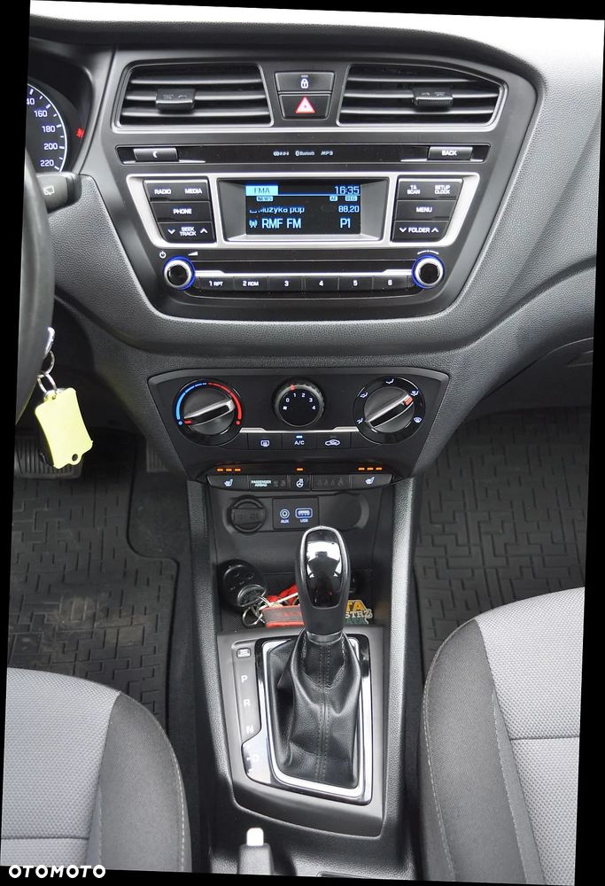 Hyundai i20 1.4 Automatik Style - 27