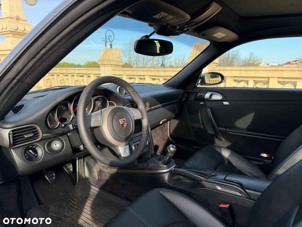 Porsche 911 Carrera - 8