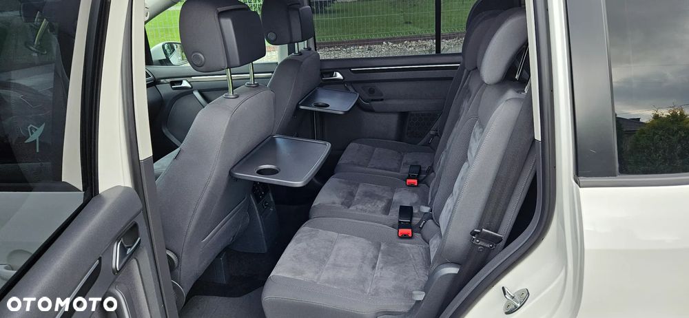 Volkswagen Touran 2.0 TDI DPF Highline DSG - 12