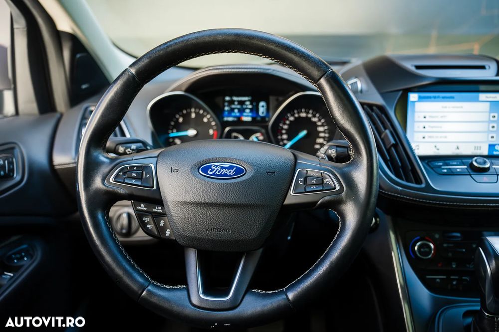 Ford Kuga 2.0 TDCi 4WD Powershift Vignale - 17