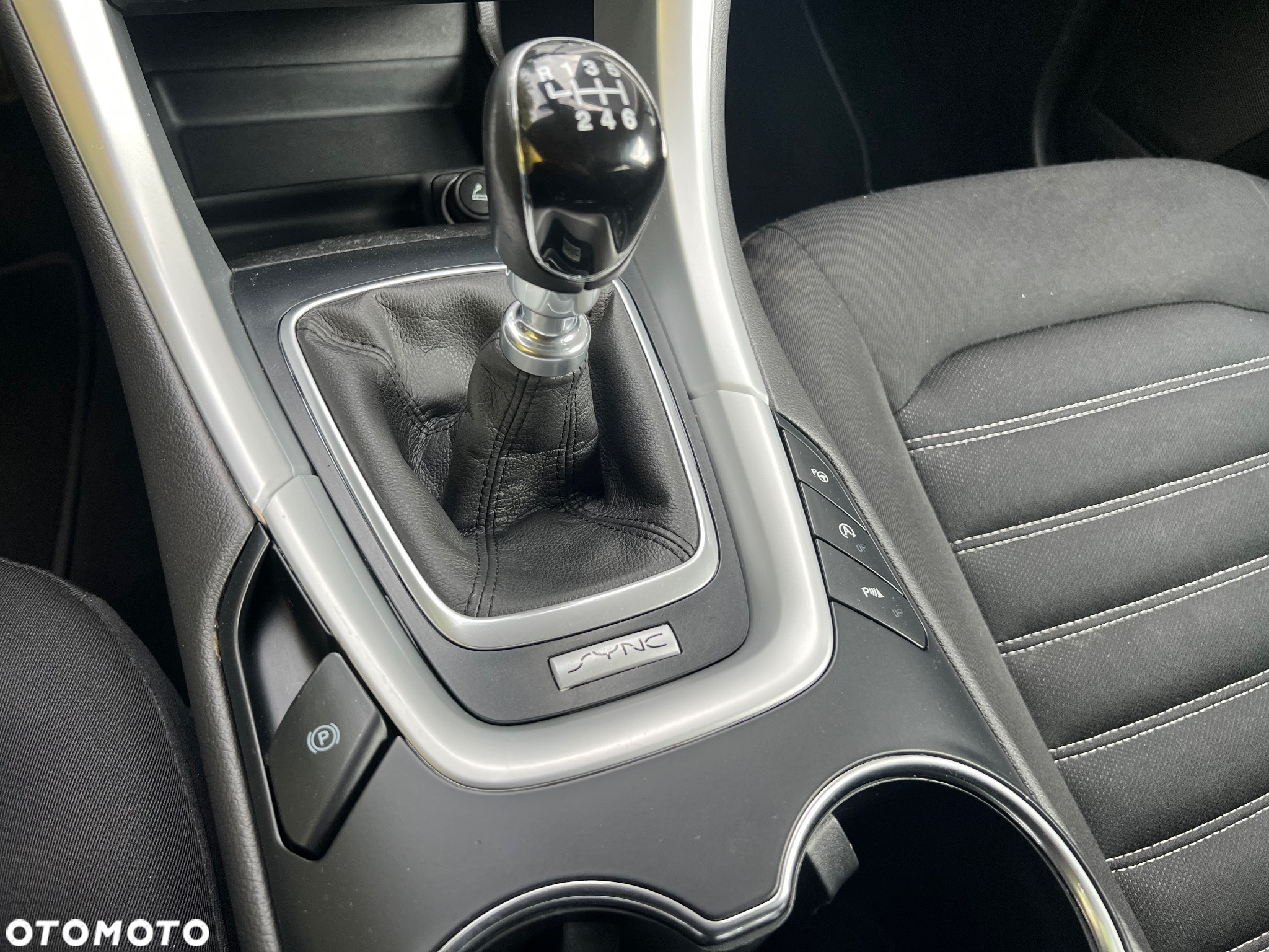 Ford Mondeo 2.0 TDCi Ambiente - 24