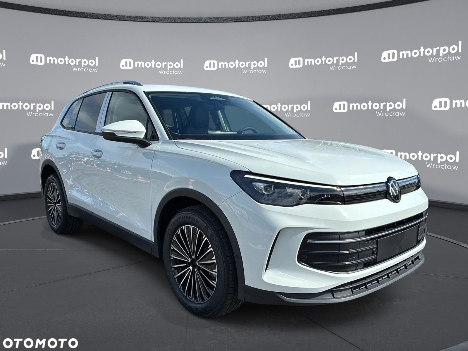 Volkswagen Tiguan - 12