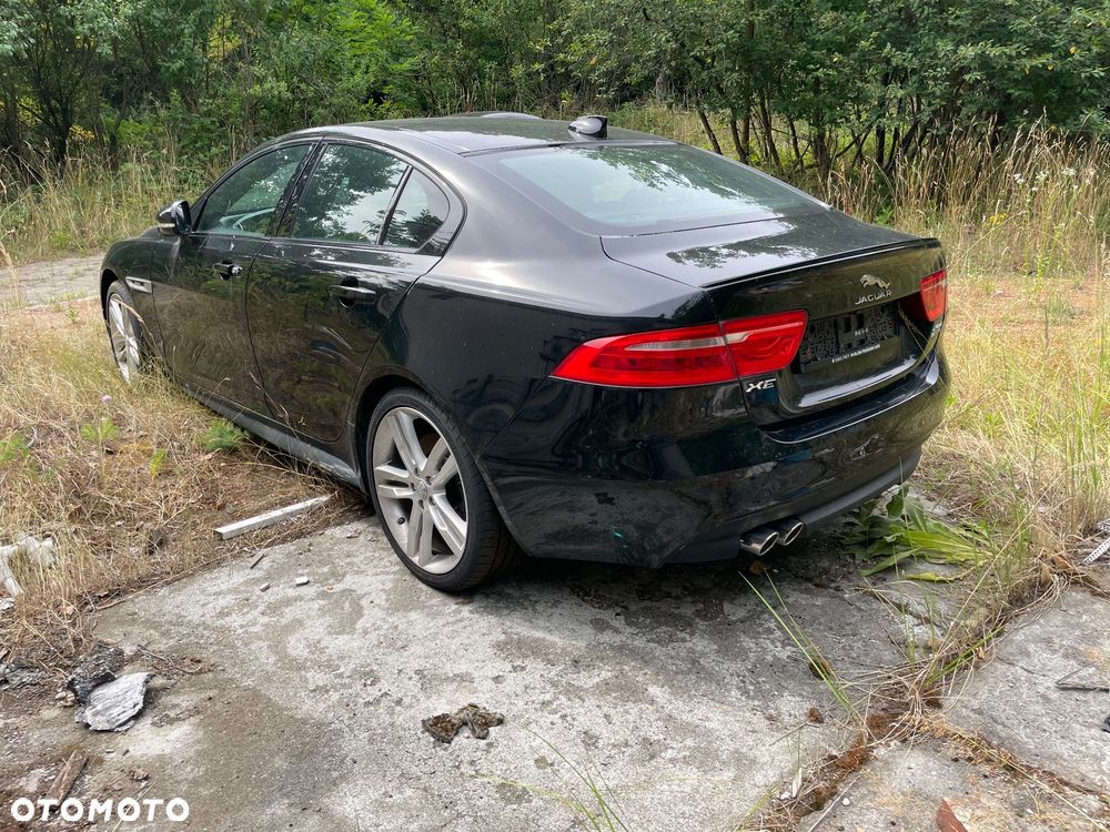 Jaguar XE 20d AWD R-Sport - 4