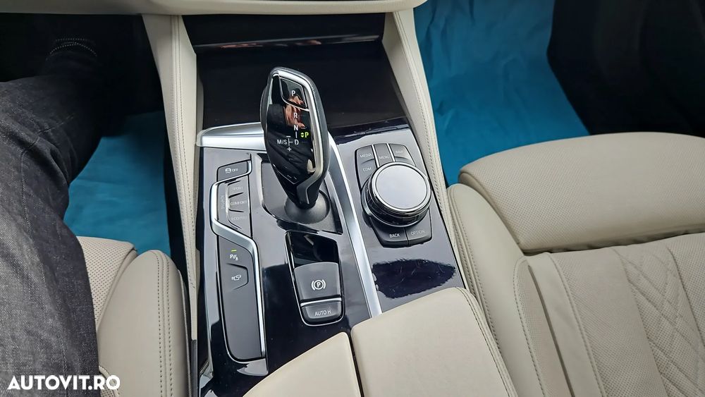 BMW Seria 5 530d xDrive AT - 18