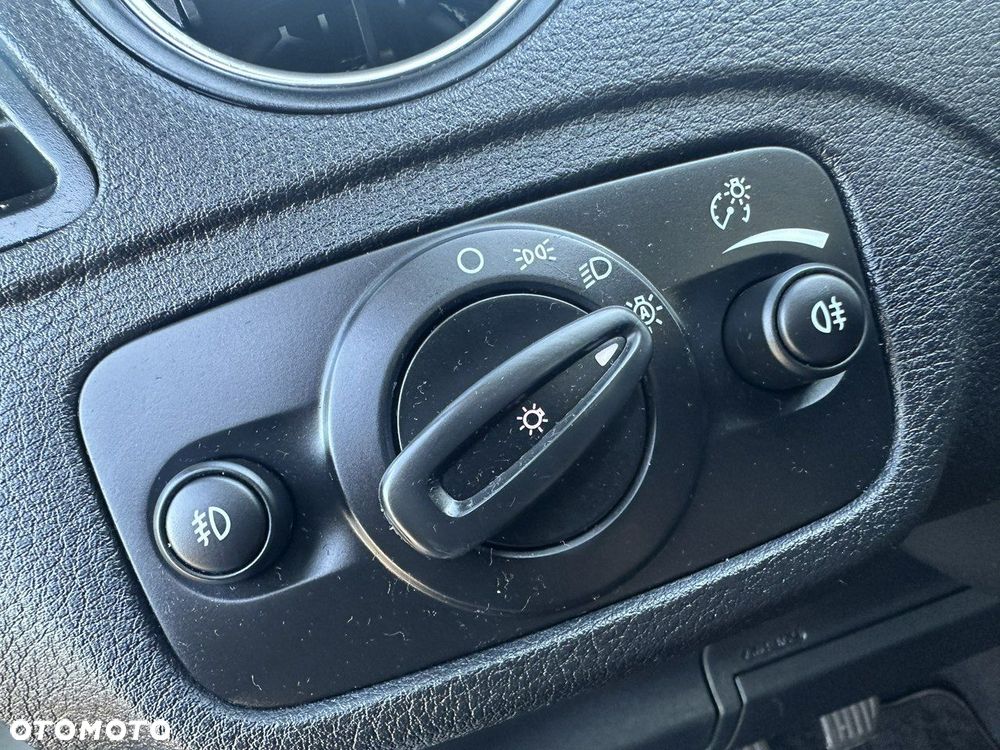 Ford S-Max - 11
