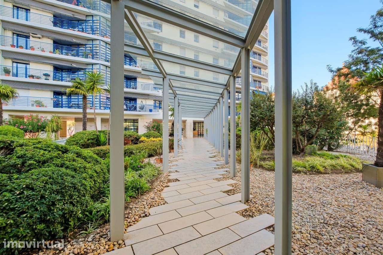 T2 luminoso com Suíte, Jardim e Garagem | Twin Towers – Sete Rios, Lis - Grande imagem: 5/40