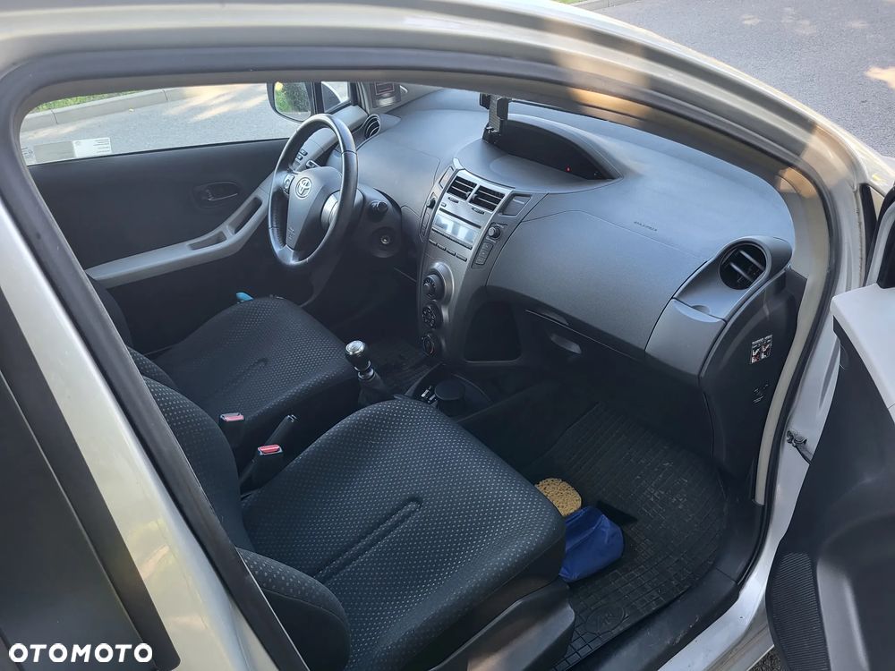 Toyota Yaris - 13