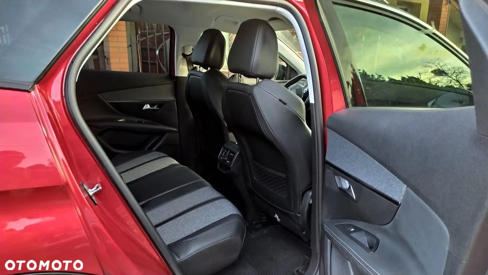 Peugeot 3008 1.2 PureTech GPF Allure S&S EAT8 - 23