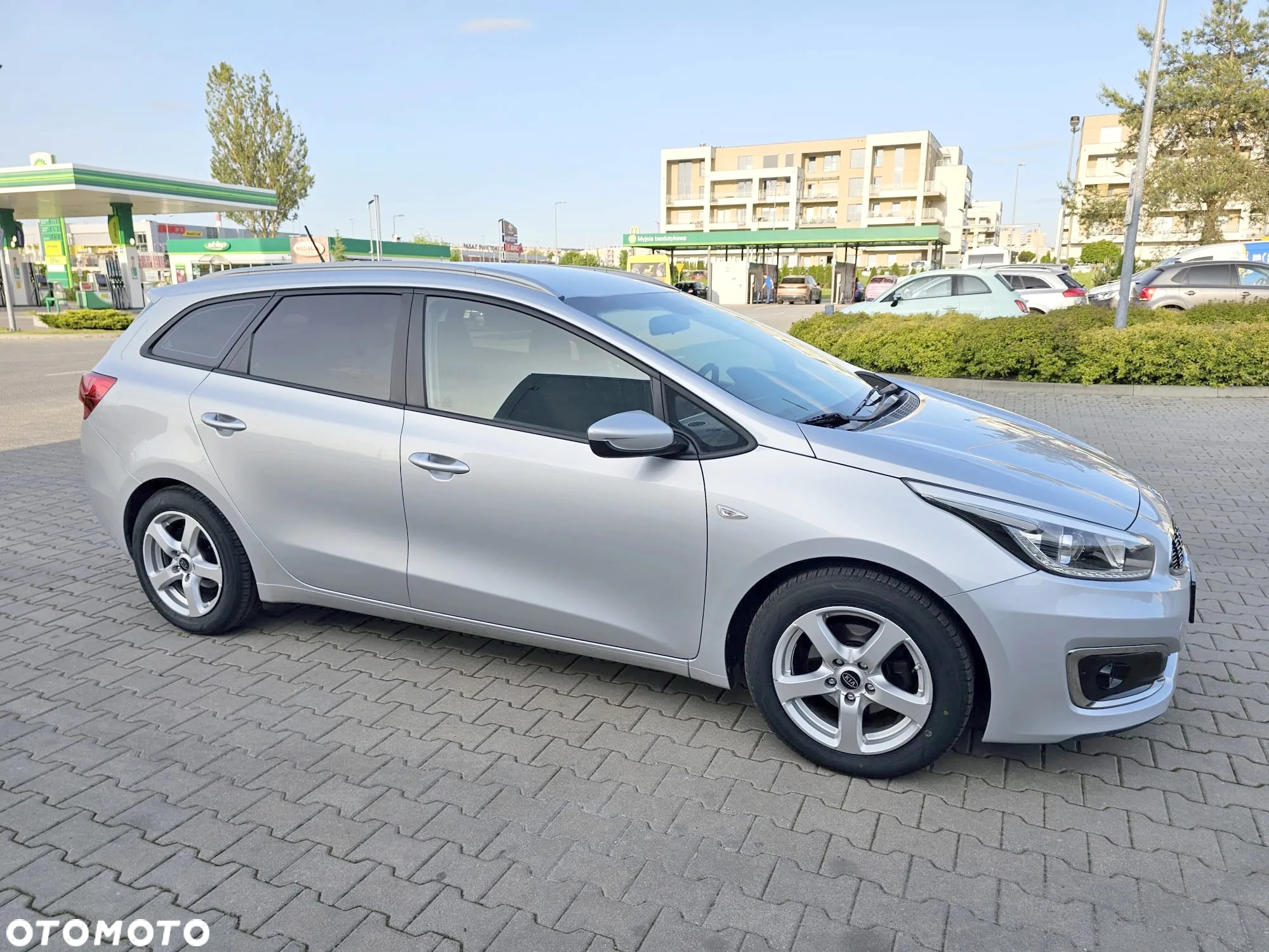 Kia Ceed 1.6 CRDi 136 ISG Platinum Edition - 4