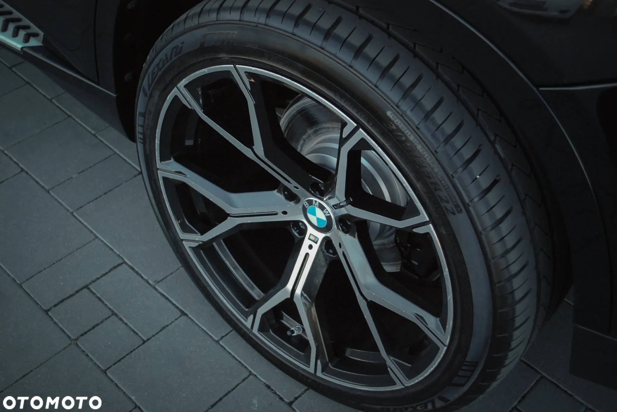 BMW X5 5.0i xDrive - 11