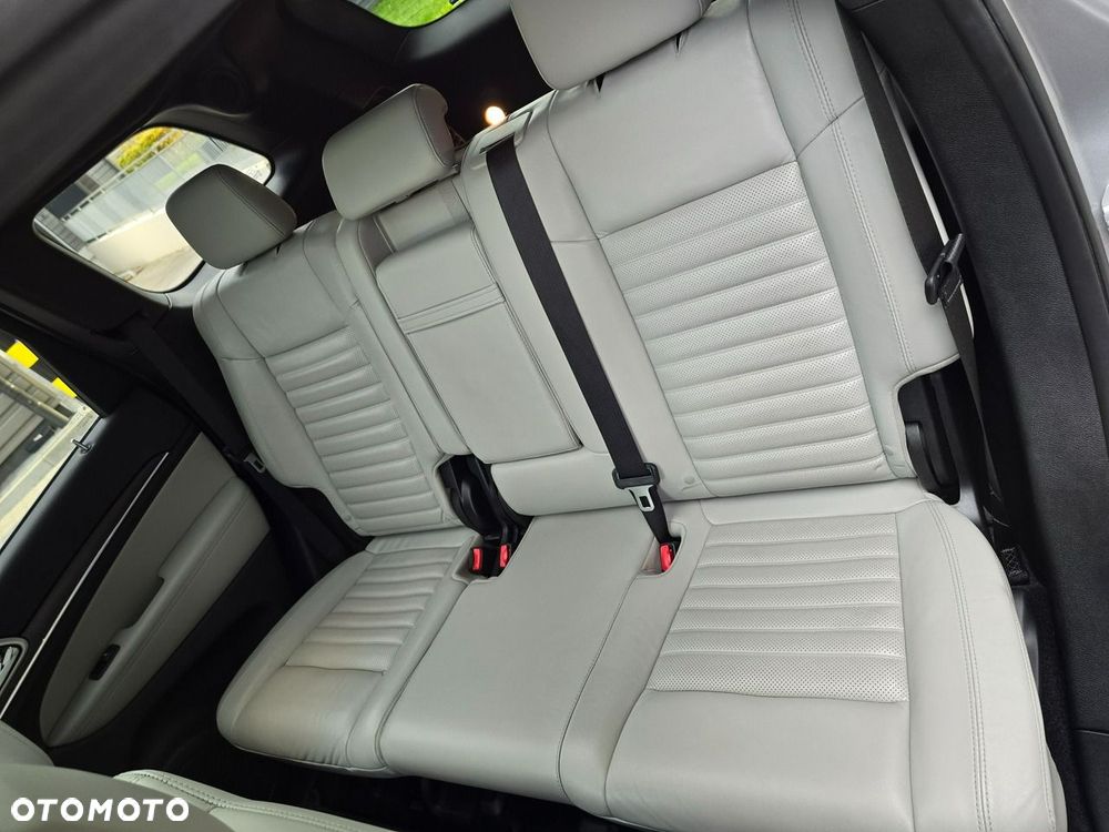 Jeep Grand Cherokee - 35