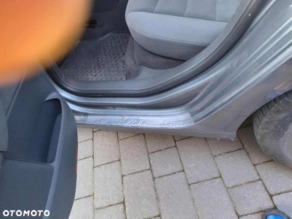Volkswagen Golf 1.6 Comfortline - 11