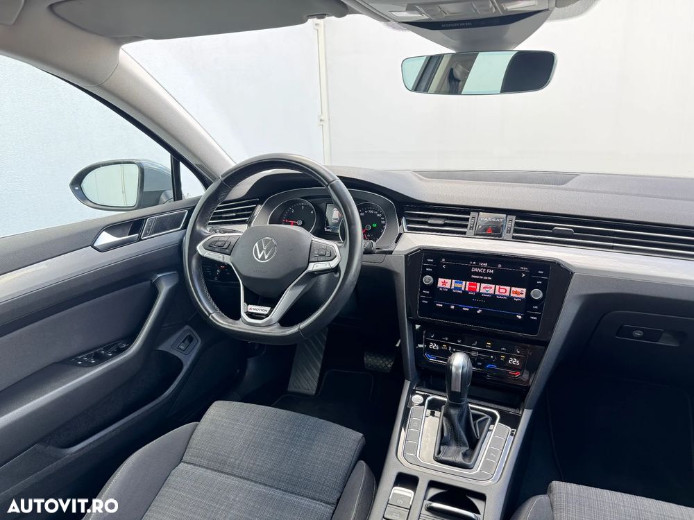 Volkswagen Passat Variant 2.0 TDI SCR DSG 4Motion Elegance - 8