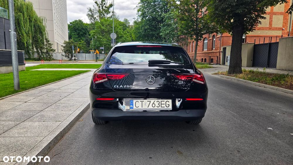 Mercedes-Benz CLA 250 e PHEV 8G-DCT - 4
