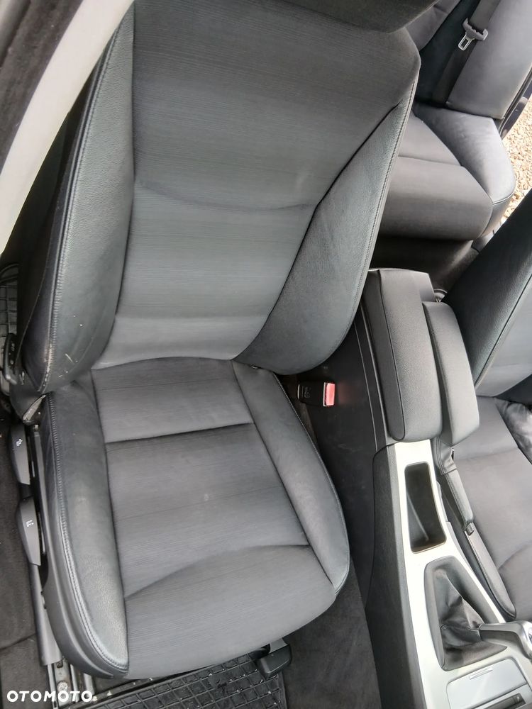BMW Seria 3 325i - 21