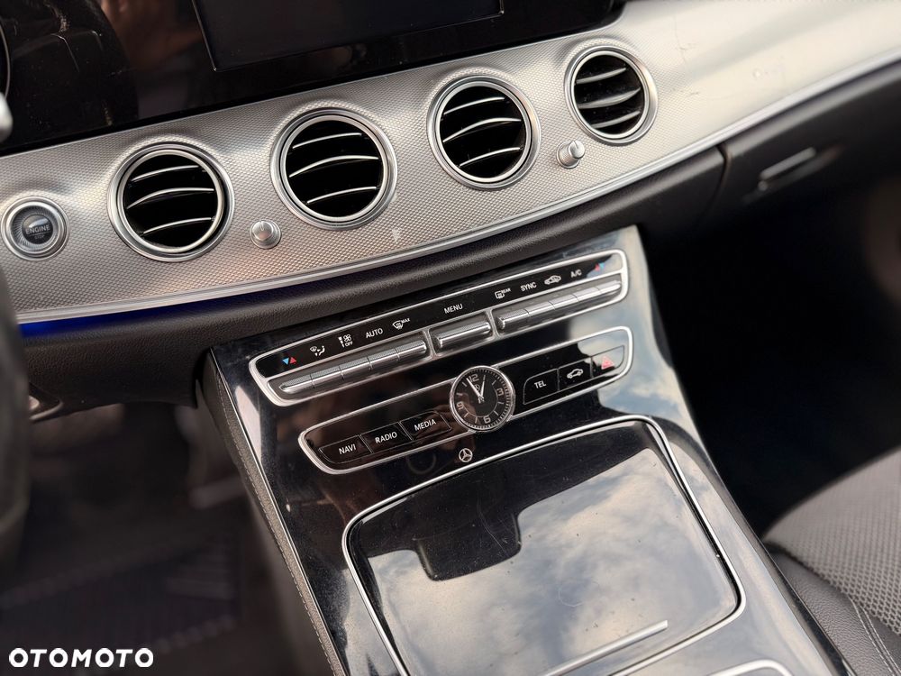 Mercedes-Benz Klasa E - 19