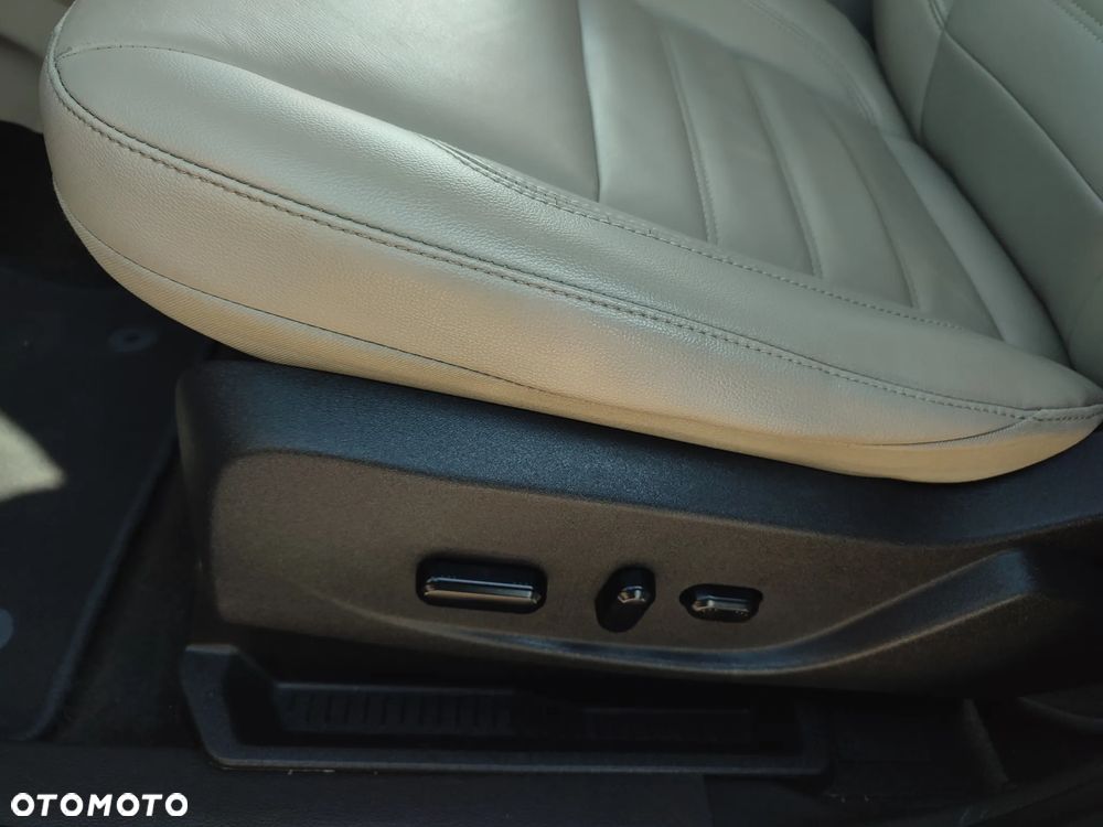 Ford Escape 2.0 EcoBoost AWD Titanium - 20