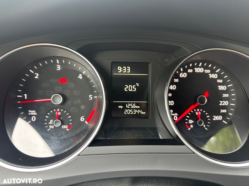 Volkswagen Jetta 2.0 TDI Comfortline - 6