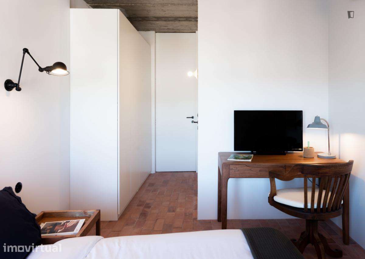 Quarto - localizado em Sete Rios Lisbon - Grande imagem: 3/60