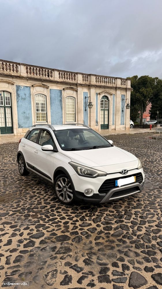 Hyundai i20 Active 1.4 CRDi Comfort Navi - 2
