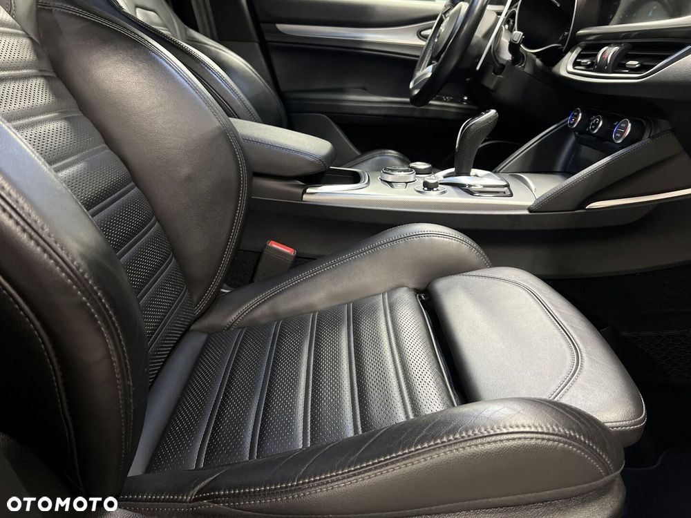 Alfa Romeo Stelvio 2.0 Turbo Veloce Q4 - 16