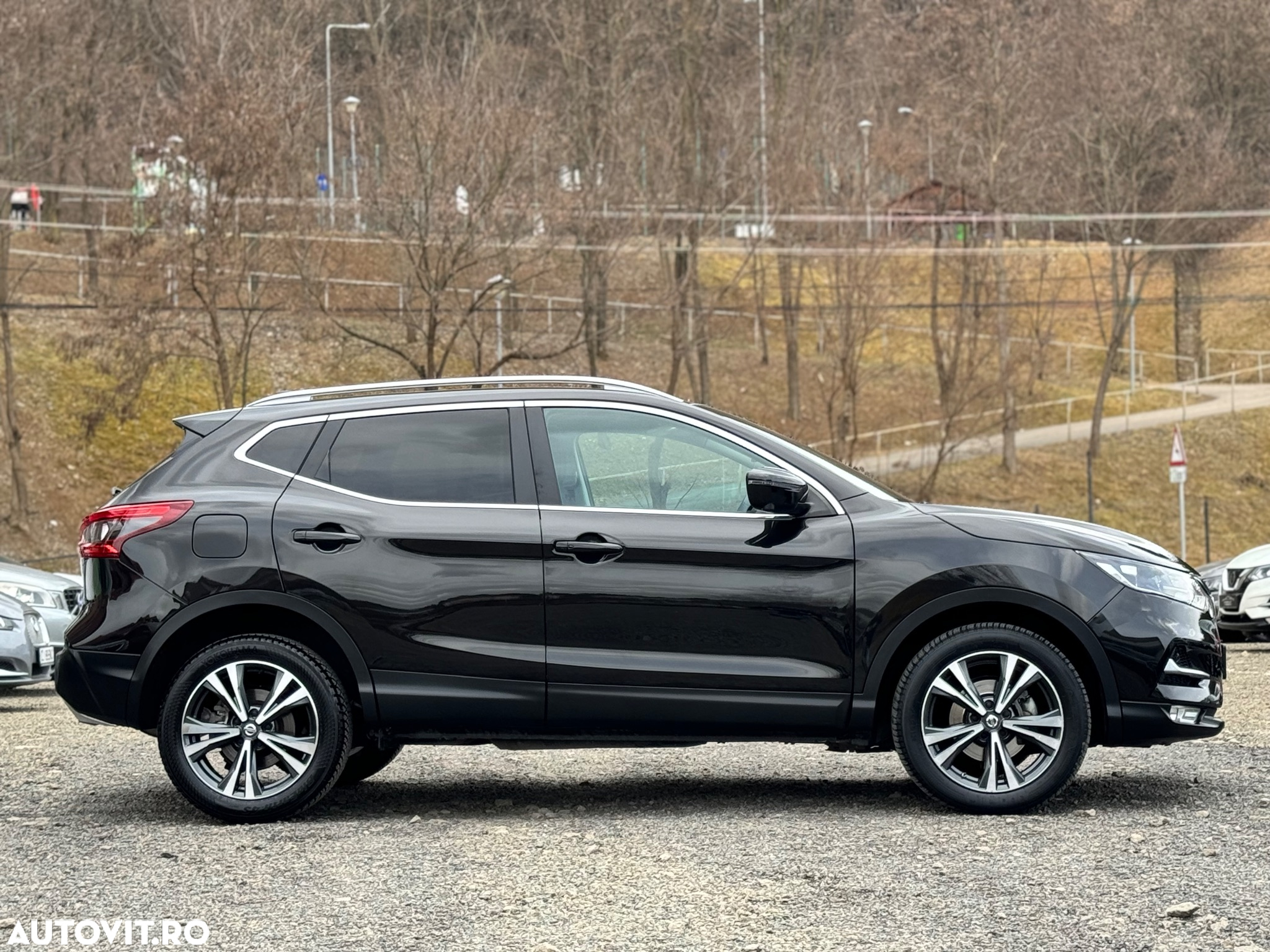 Nissan Qashqai 1.6 DCI Xtronic TEKNA - 4