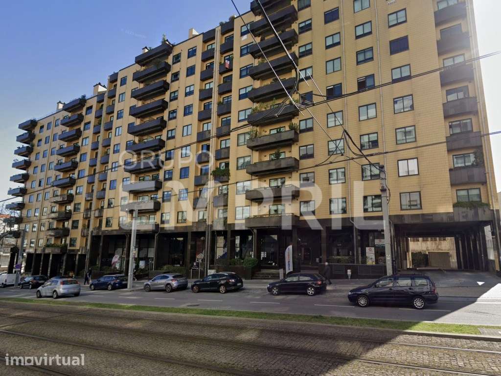 6 Lugares de Garagem na Av. da Républica - Grande imagem: 2/2