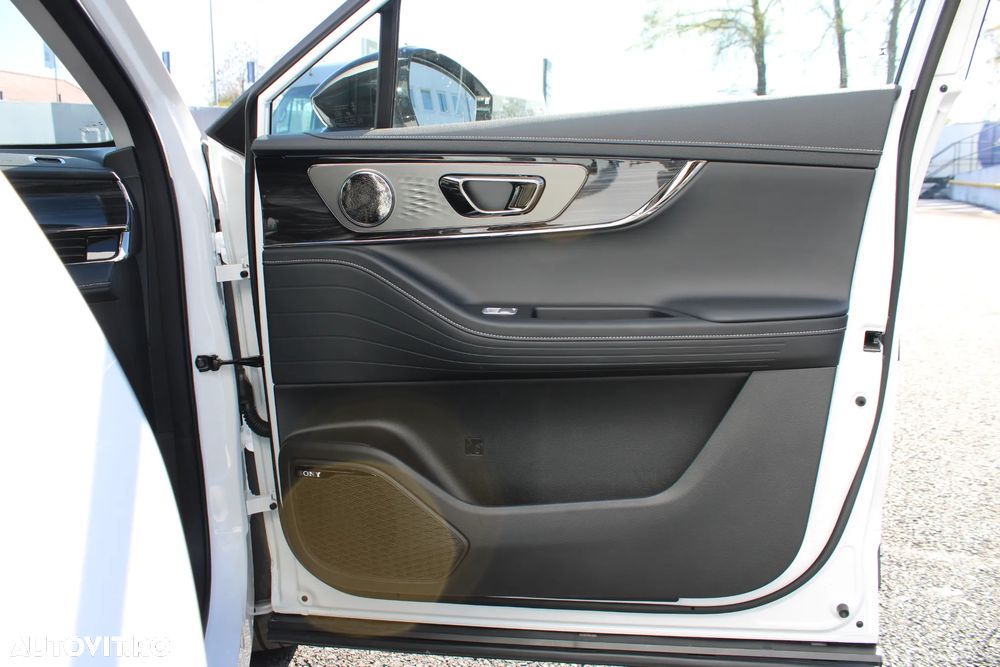 Omoda 5 1.5 TGDI 1DHT HEV Premium - 14