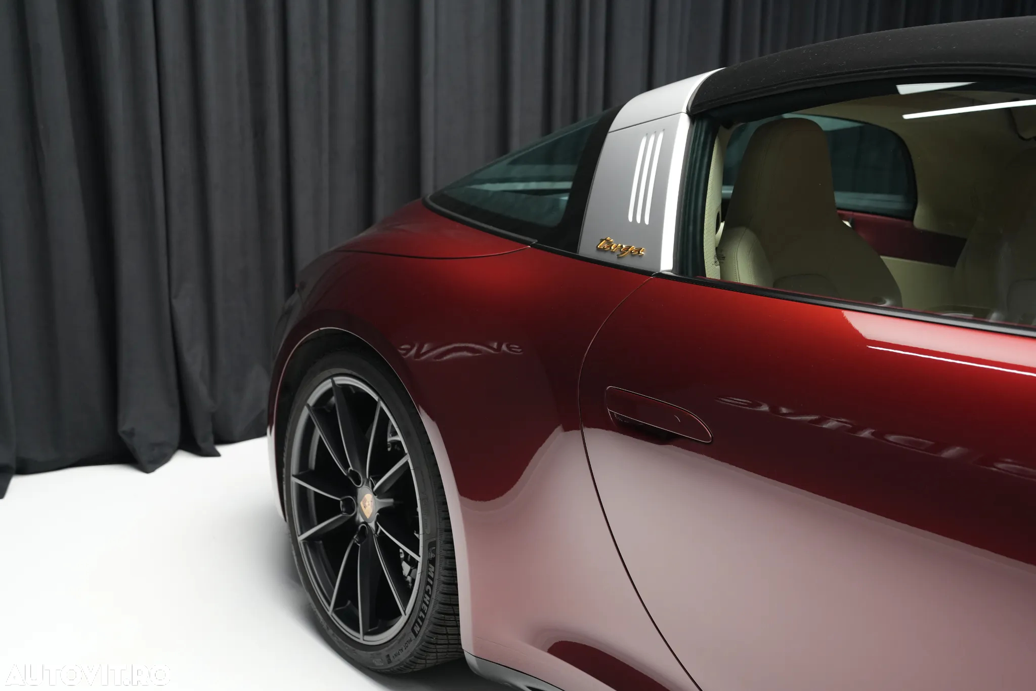 Porsche 911 Targa 4S PDK Heritage Design Edition - 11