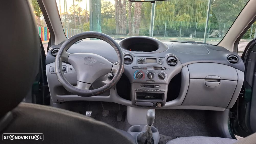 Toyota Yaris - 6