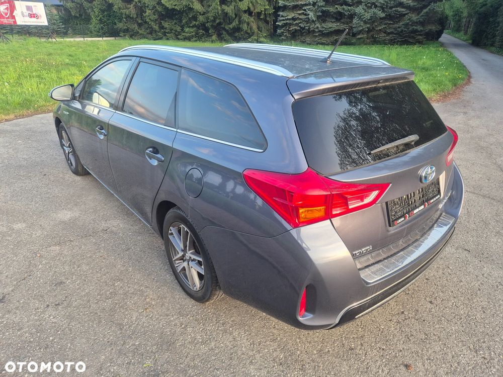 Toyota Auris 1.8 HSD Luna - 16