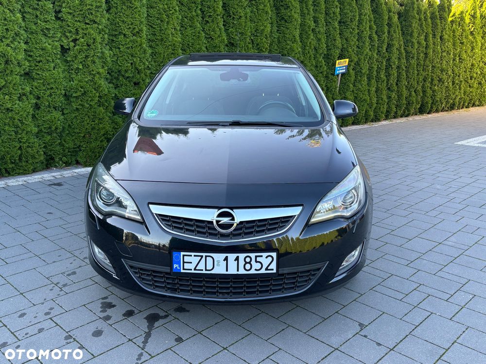 Opel Astra 1.4 Turbo 150 Jahre - 3